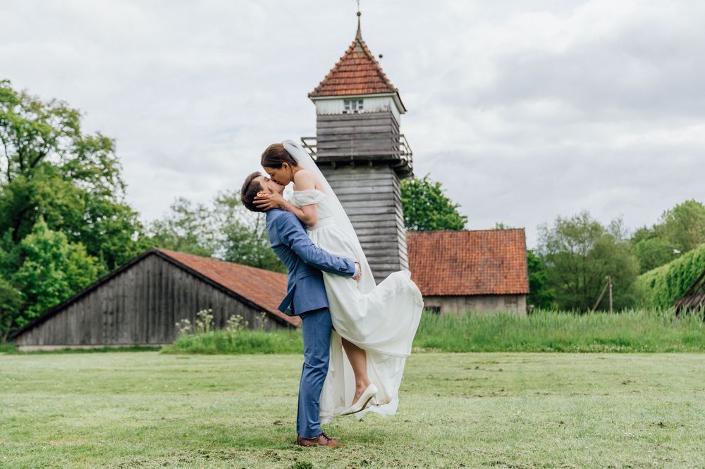 Brautpaarshooting Hebefigur Hochzeit NRW